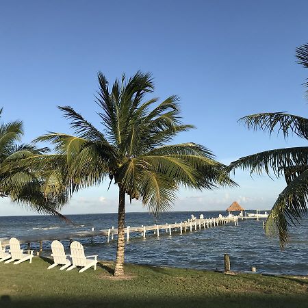 Tilt-Ta-Dock Resort Belize Corozal Luaran gambar