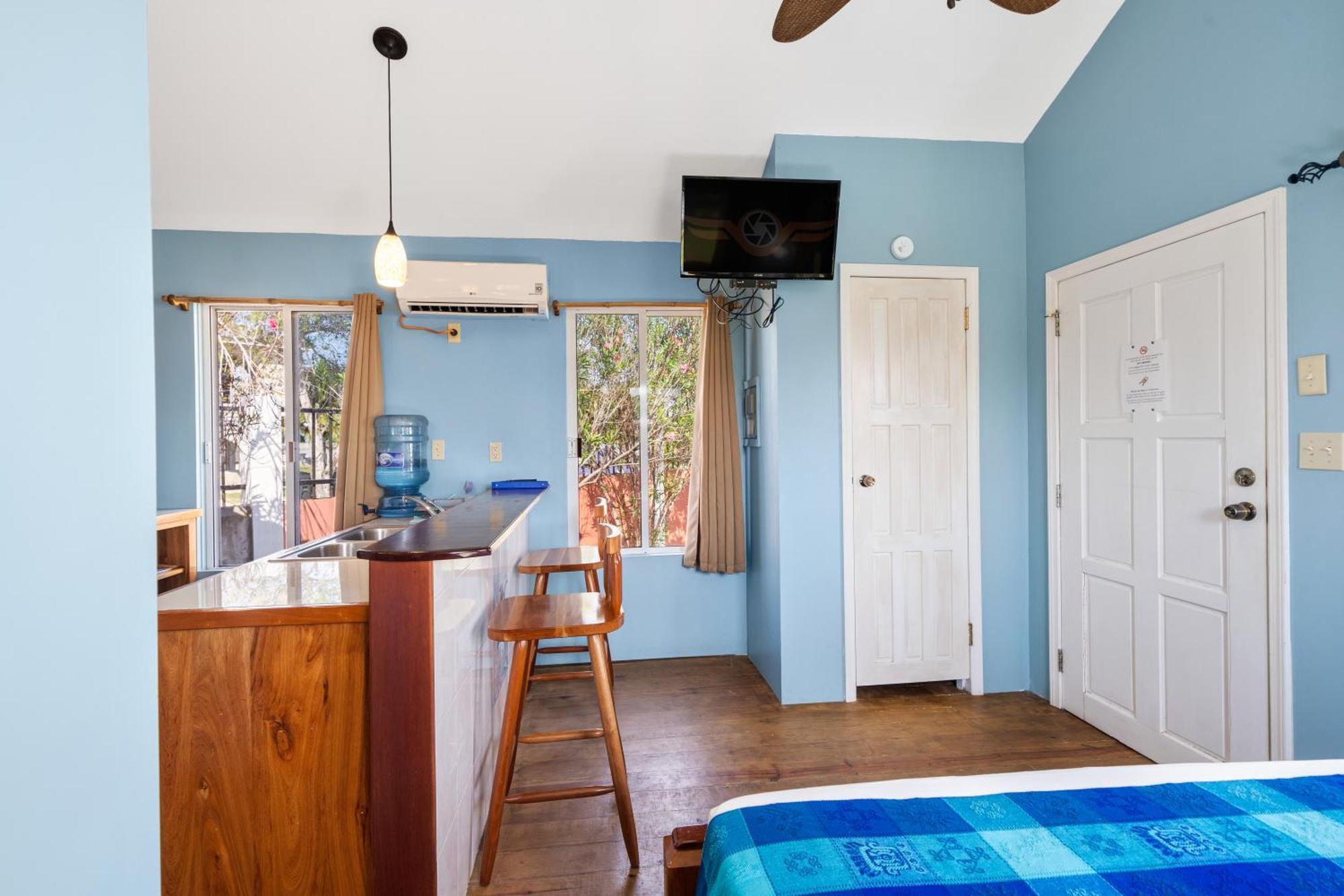 Tilt-Ta-Dock Resort Belize Corozal Luaran gambar