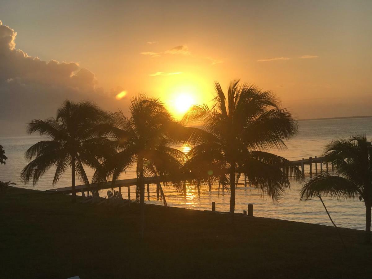 Tilt-Ta-Dock Resort Belize Corozal Luaran gambar